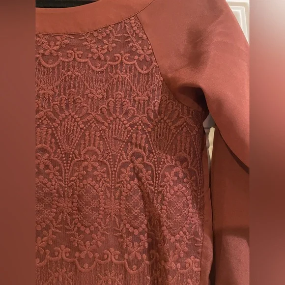 H & M top with lace front sz 2 - Picture 2 of 4